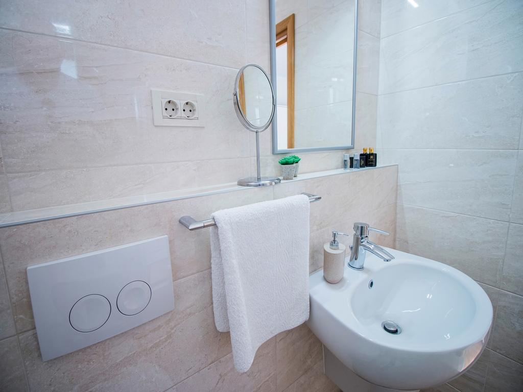 Holiday Home Lukica プリヴラカ 部屋 写真