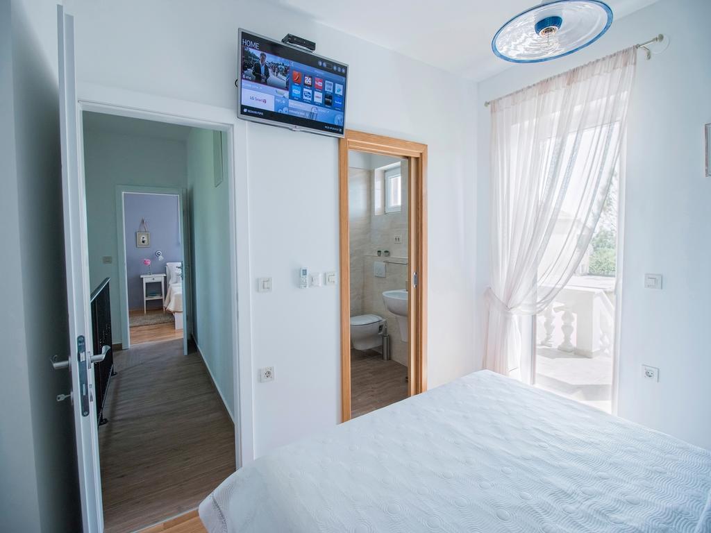 Holiday Home Lukica プリヴラカ 部屋 写真