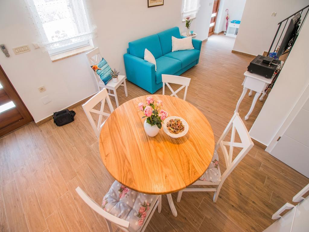 Holiday Home Lukica プリヴラカ 部屋 写真